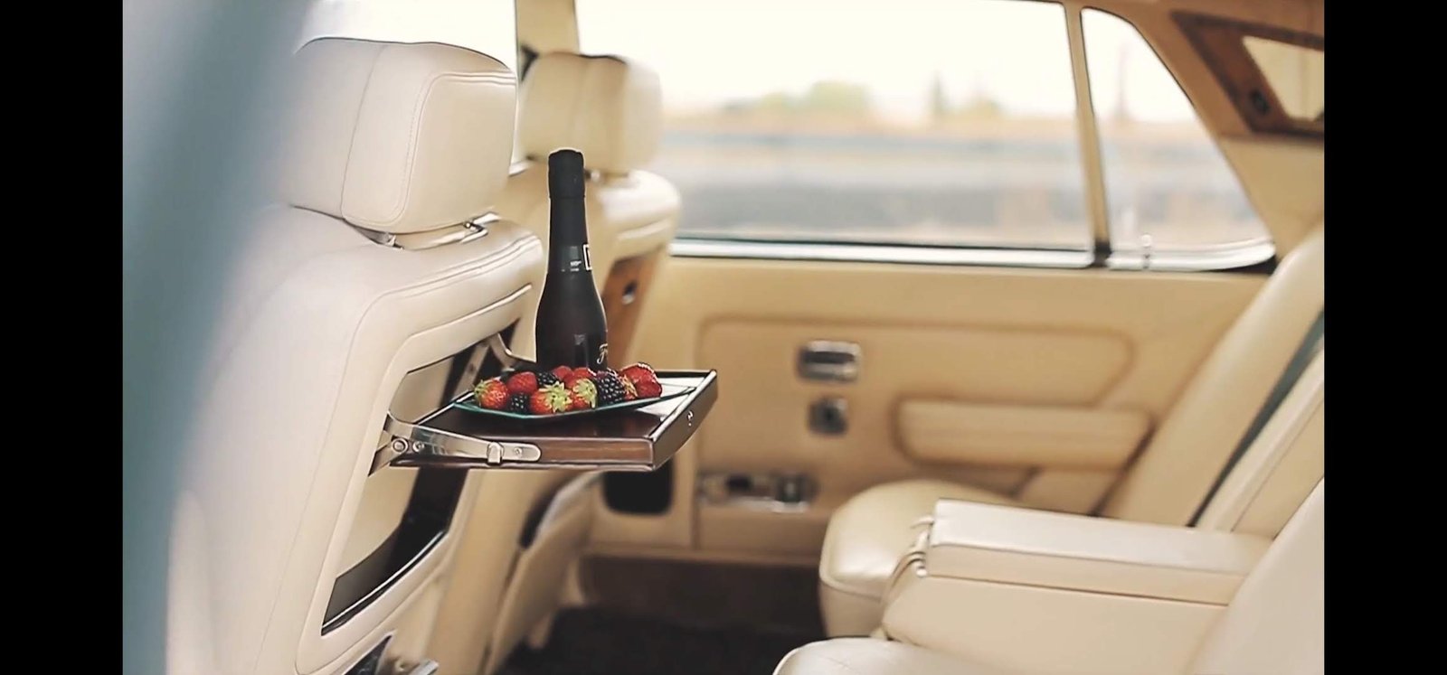Travel luxury with champagne a fruits