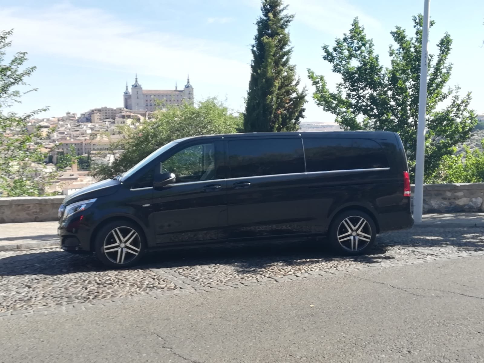 luxury transport for private tours