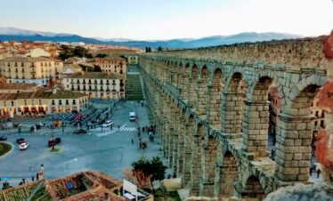 Private El Escorial and Segovia Tour from Madrid